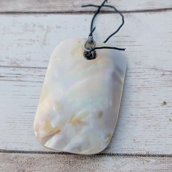 Vintage Pendant - Pearl? Shell? - Repair Needed To Bail - Picture 9 of 12